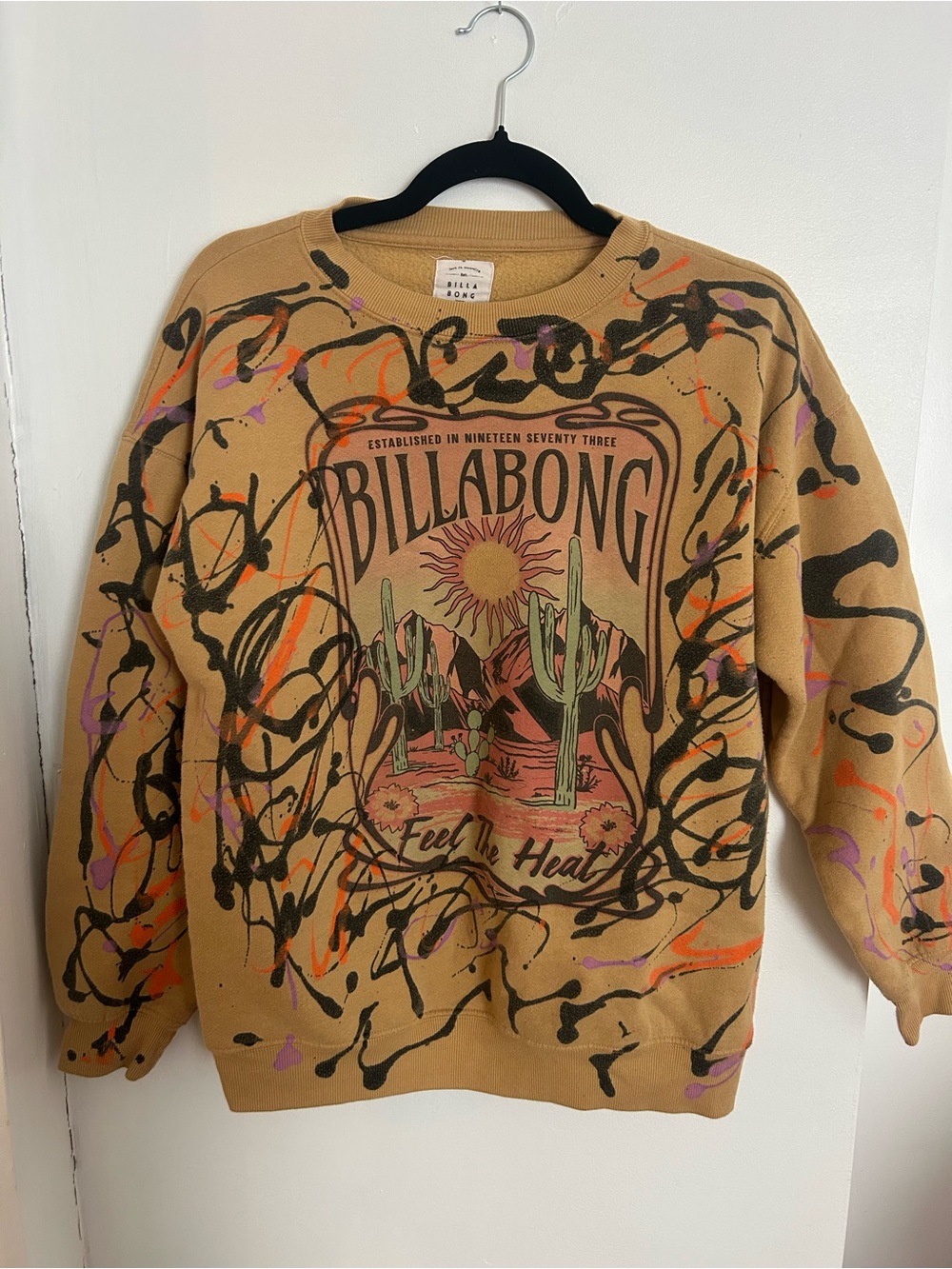 Billabong UNISEX Tan Graphic Crewneck Sweater Pollock Fabric Paint Art Shirt